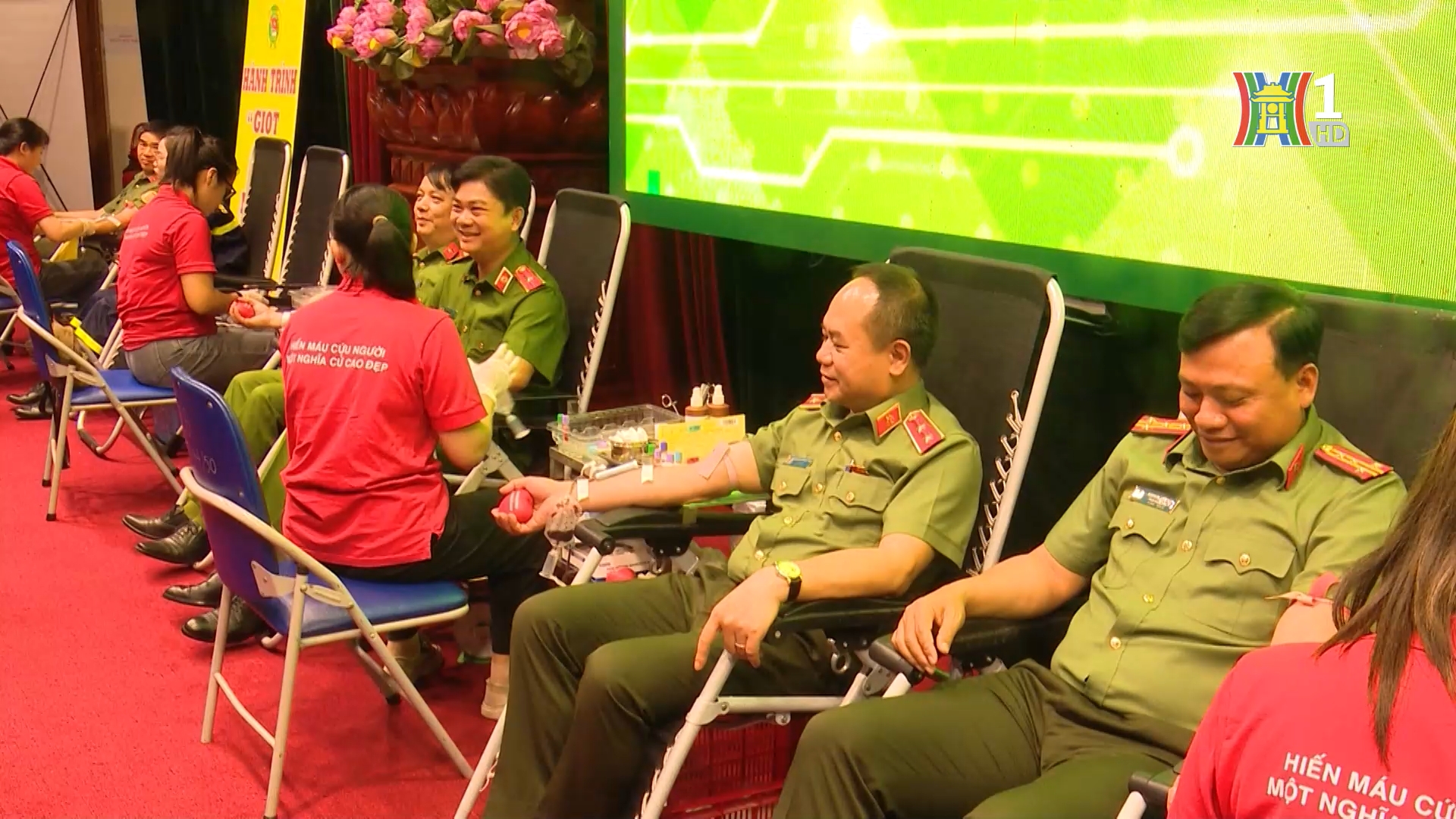 Những chiến sĩ vừa hồng, vừa chuyên | Người tốt quanh ta | 13/06/2025